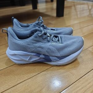 Asics Womens Novablast 5 1012B765 Gray Running Shoes Sneakers Size 7.5